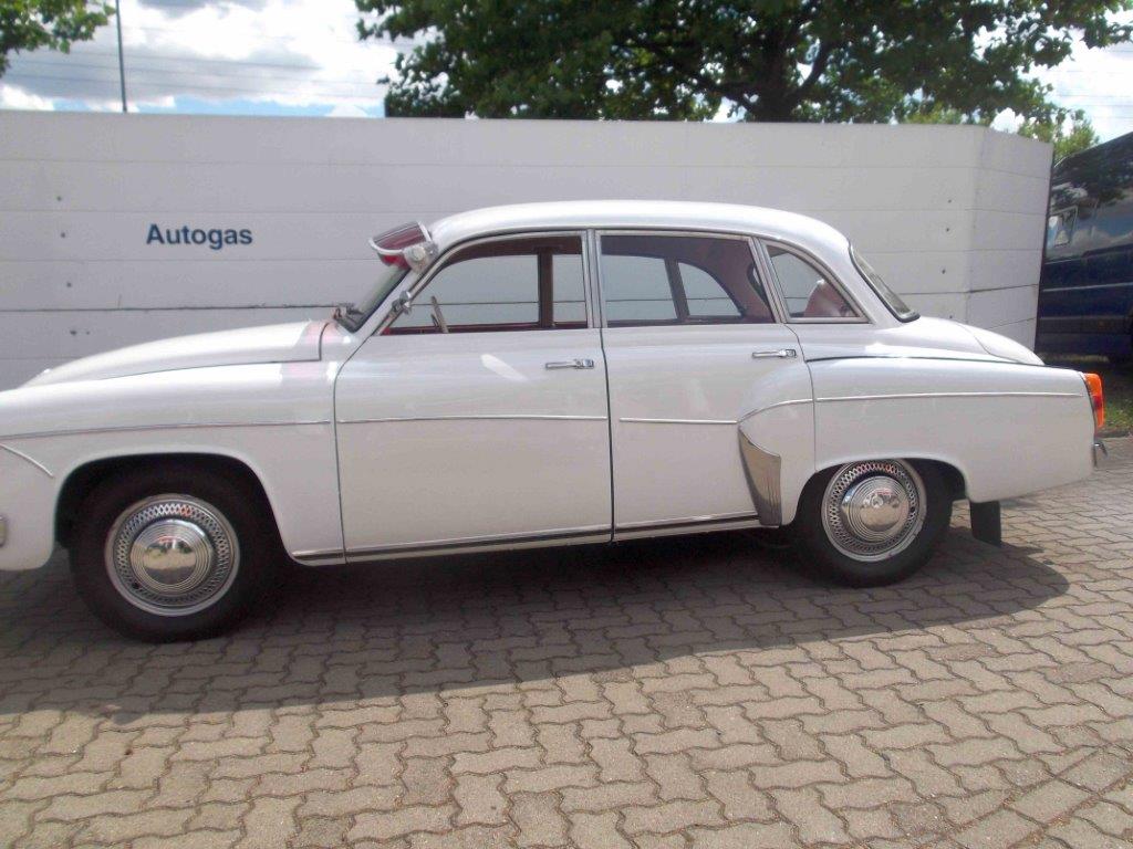 Sonnenschute Rot Wartburg 311 312