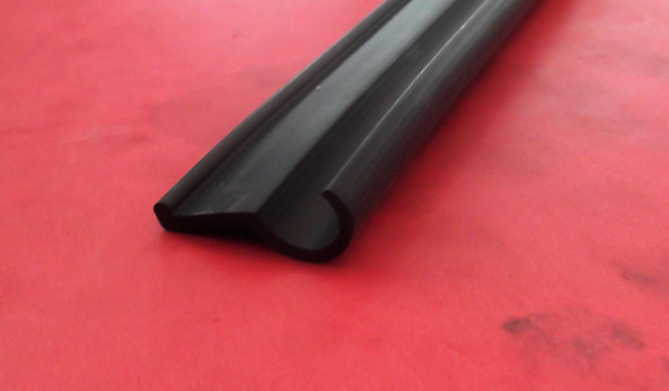 Gummi Abdichtung zwischen den Türen Wartburg 311 312