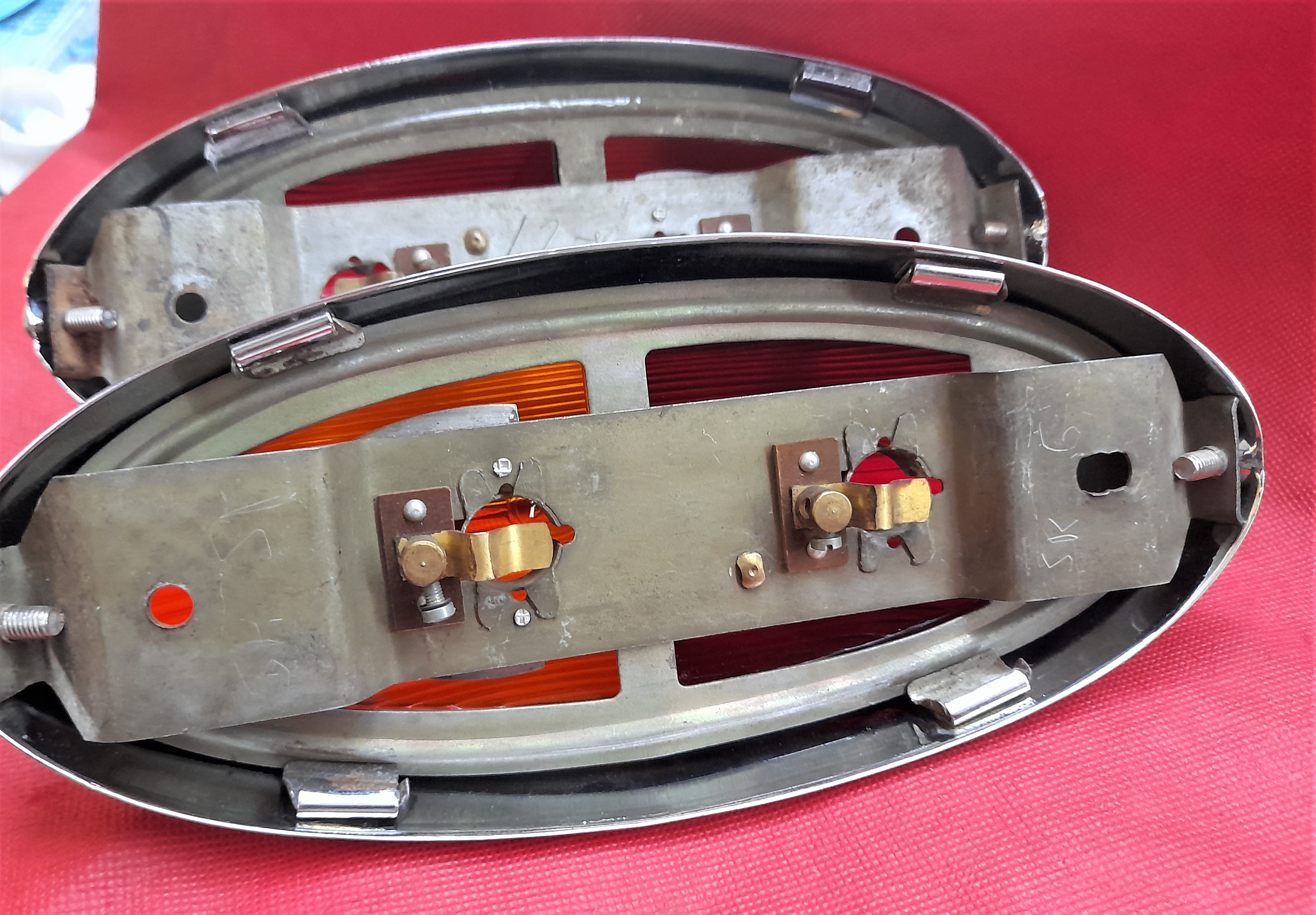 Rückleuchten Schiffchen AWZ  P70 Nagetusch