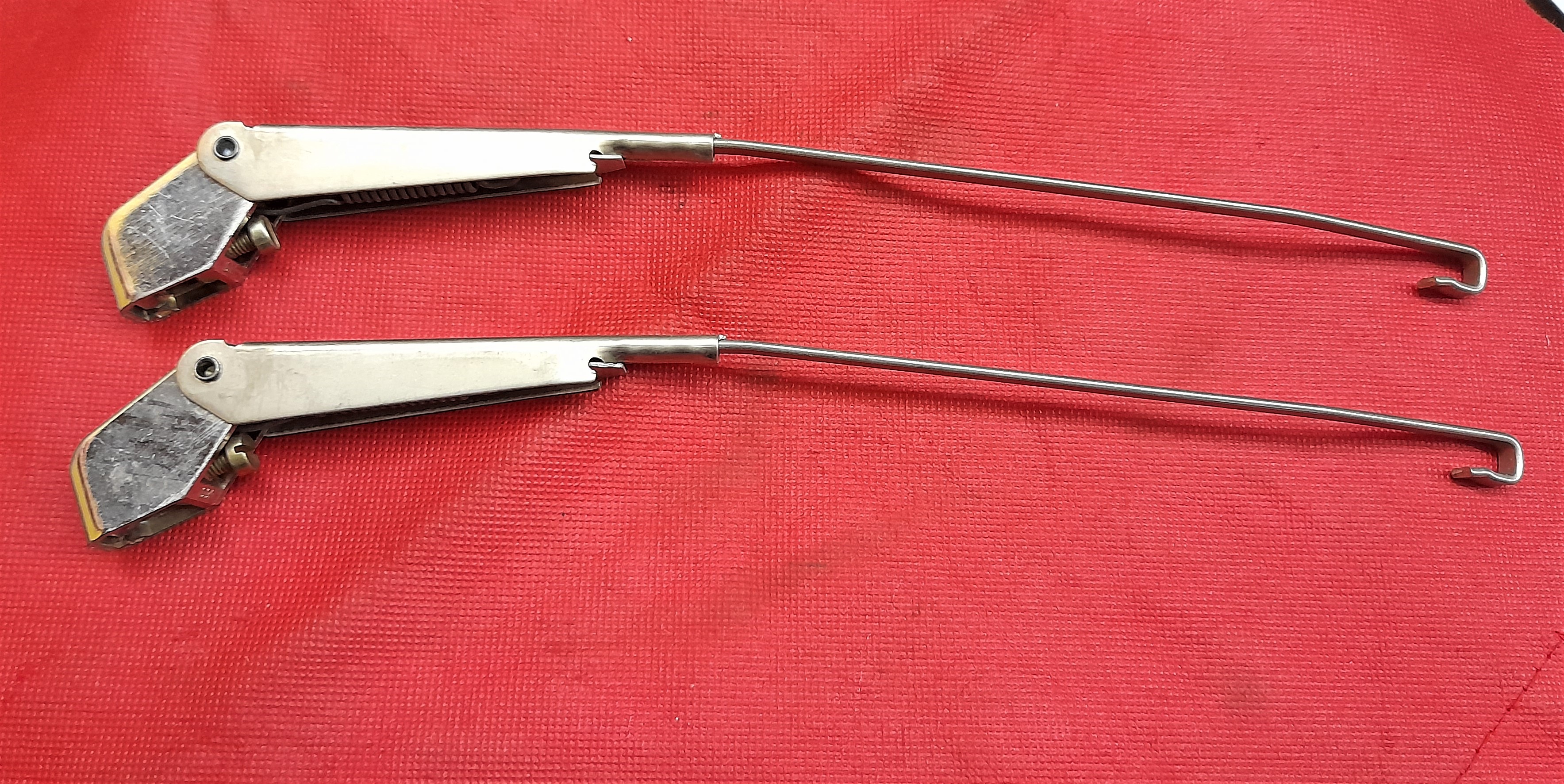 Wischerarme Scheibenwischerarme  rechtsliegend Wartburg 311 312 313 Trabant