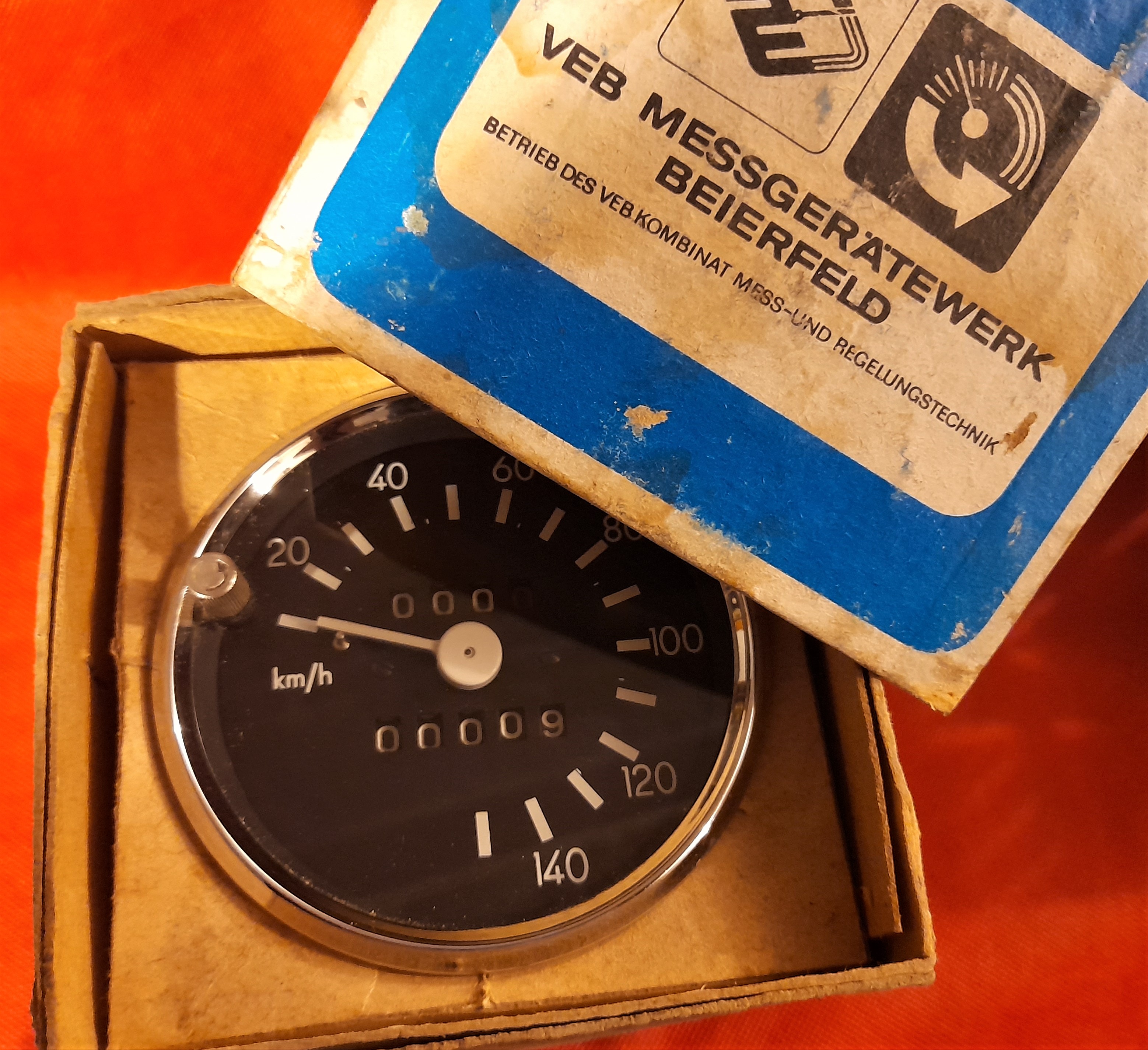 Tachometer 140 km/h