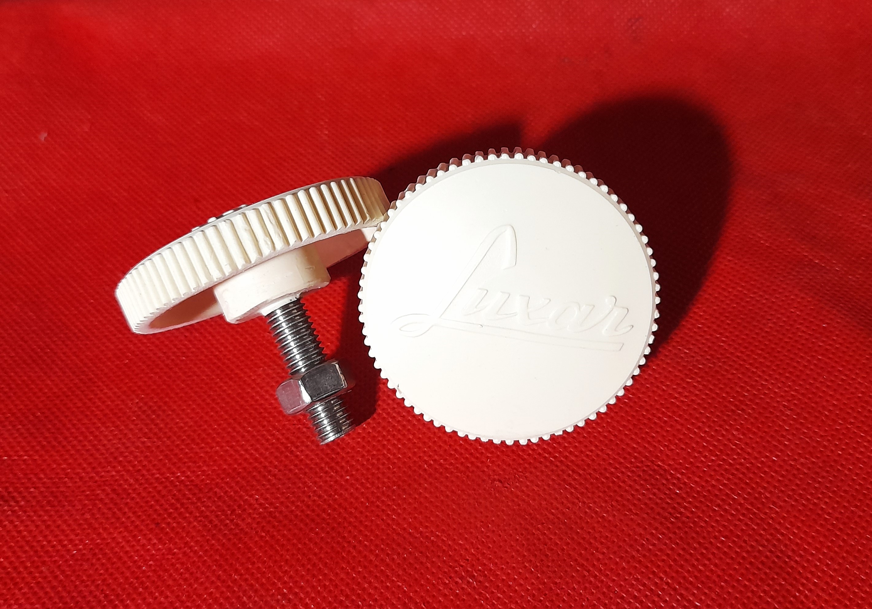 Luxar Stellschrauben Schraube für Halter Sonnenschute / Sonnenblende 1 Paar Wartburg Trabant