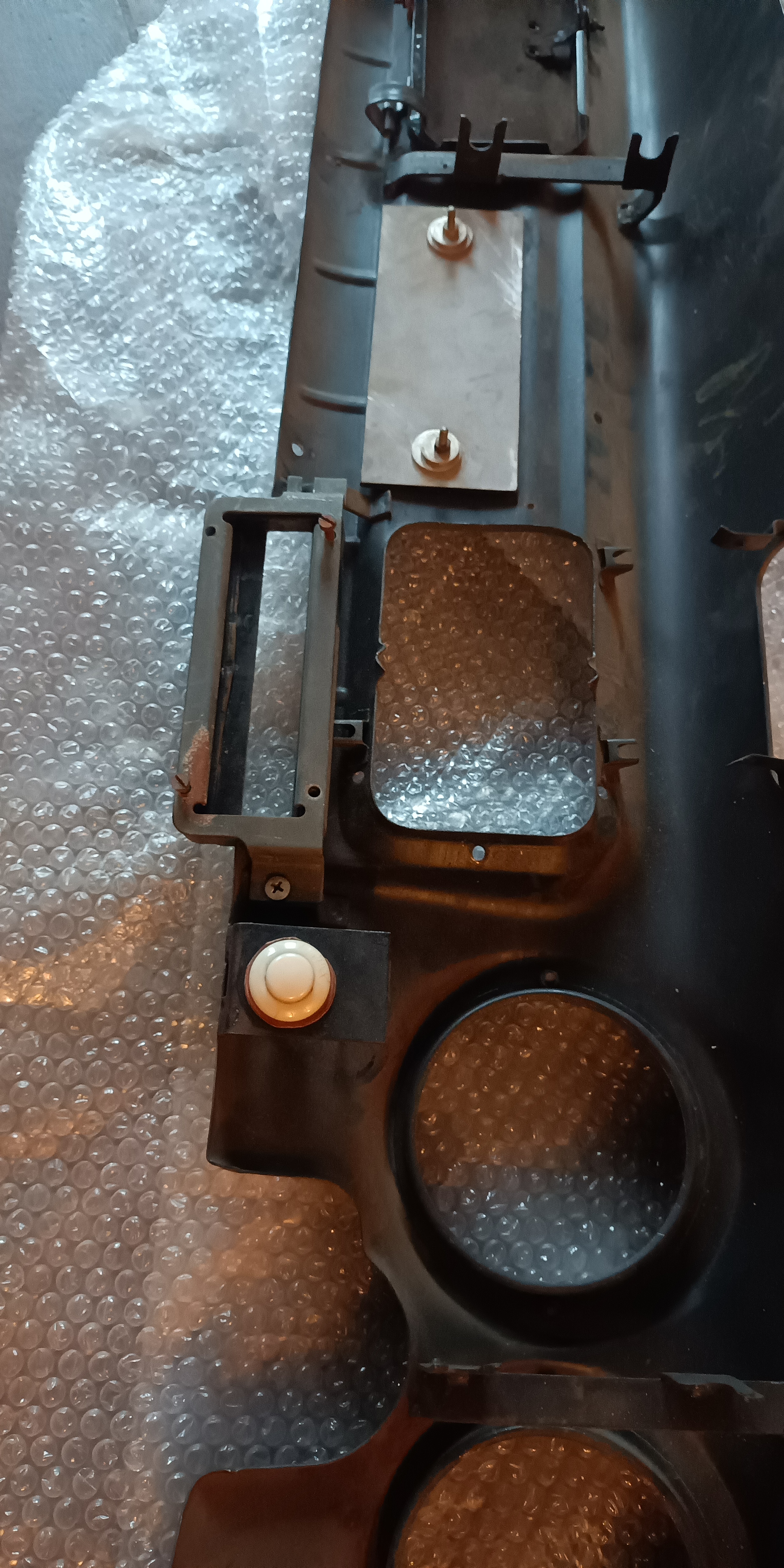 Armaturenbrett Wartburg 311 1. Serie mit Hammerschlaglackierung und Startknopf