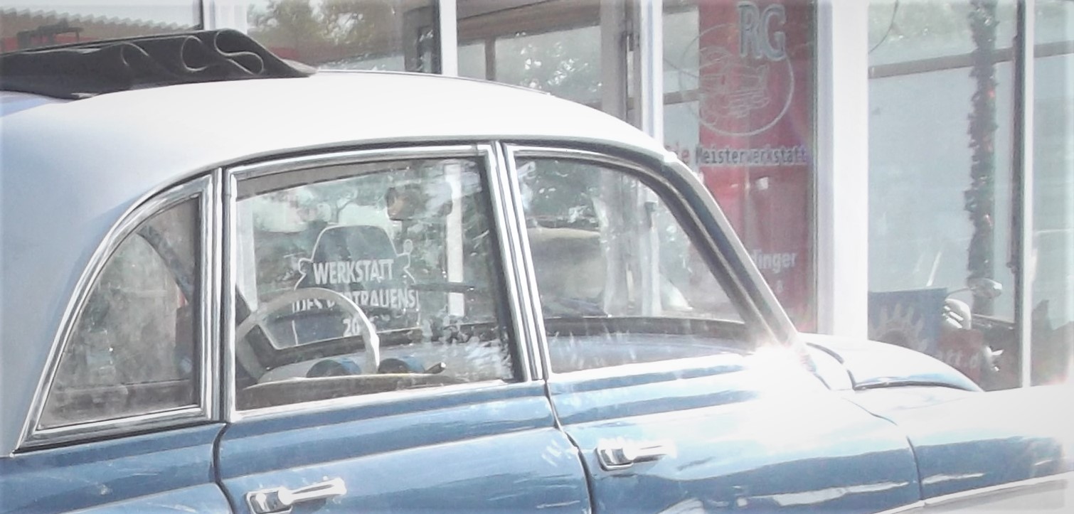 Scheibe , Seitenscheibe vorne Wartburg 311 Limousine / Camping