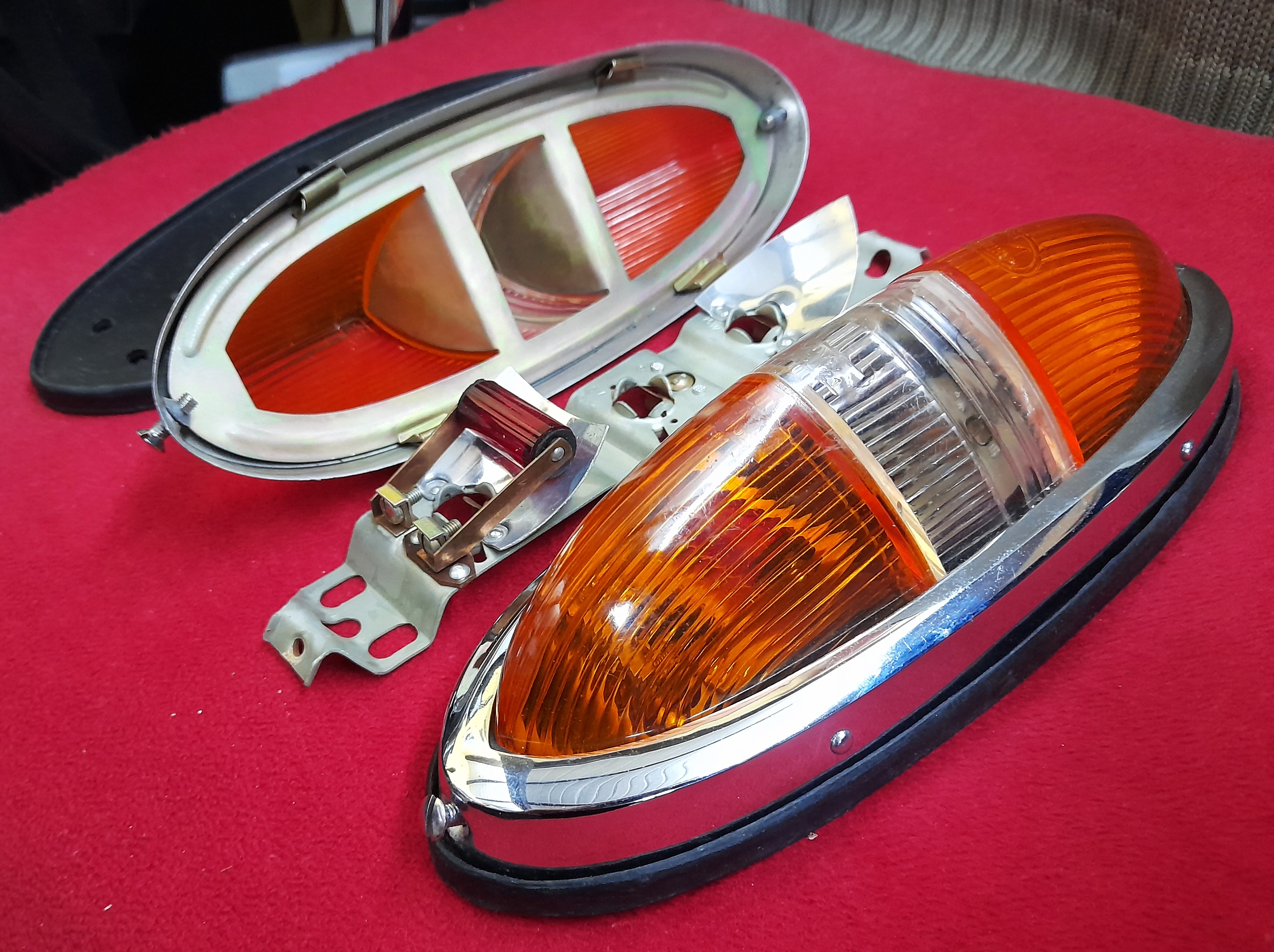 Rückleuchten , Schiffchen Wartburg 311  313 Barkas B1000