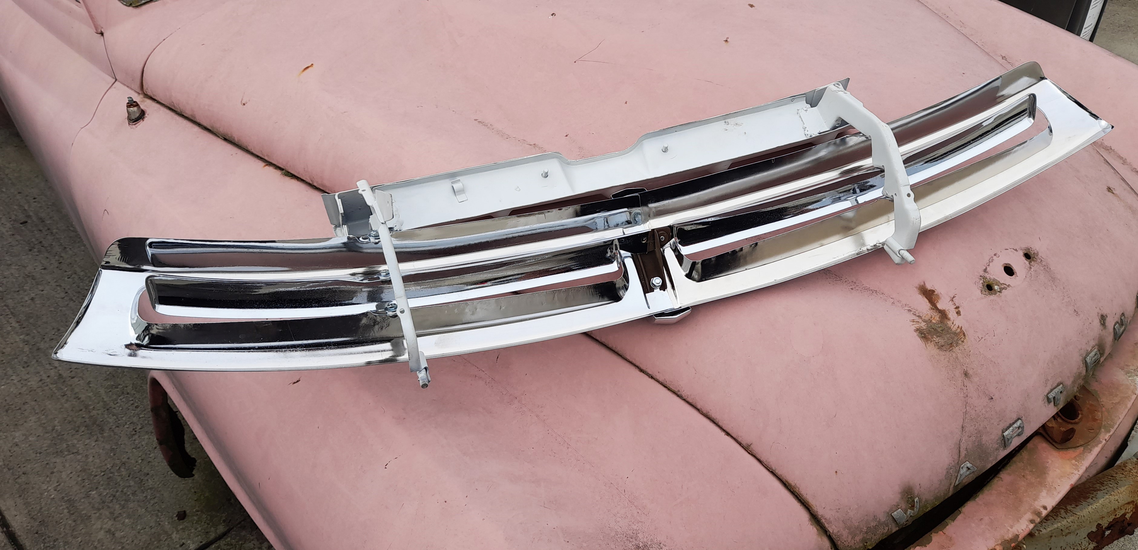 Kühlergrill Haifischgrill Wartburg 311