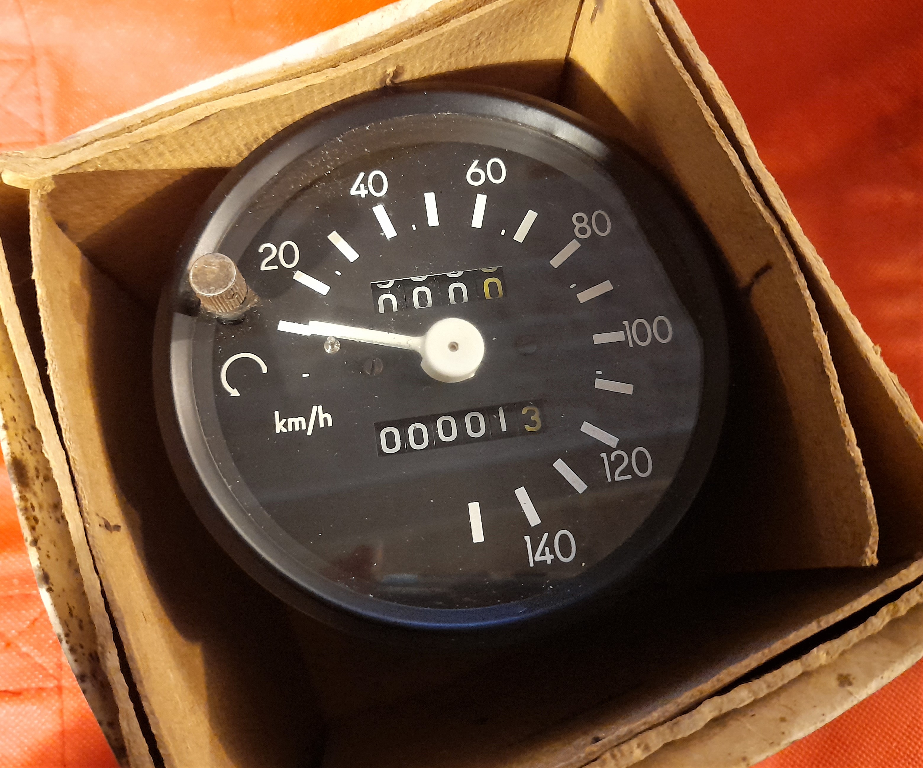 Tachometer 140 km/h