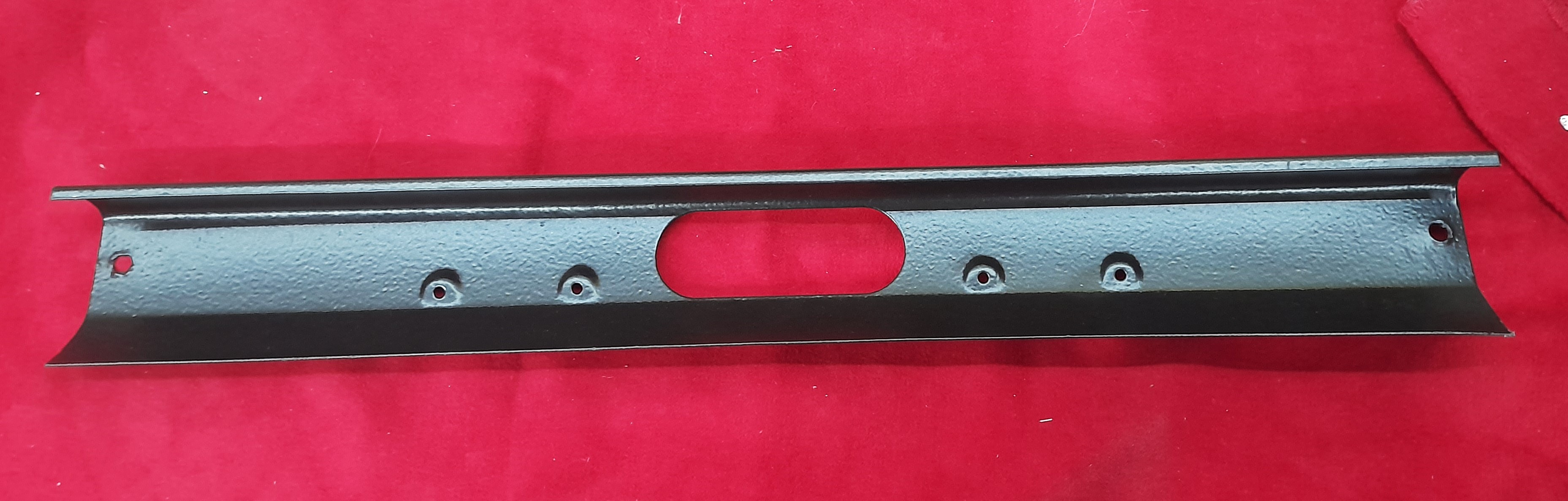 Stoßstange vorn mitte schwarz Wartburg 353