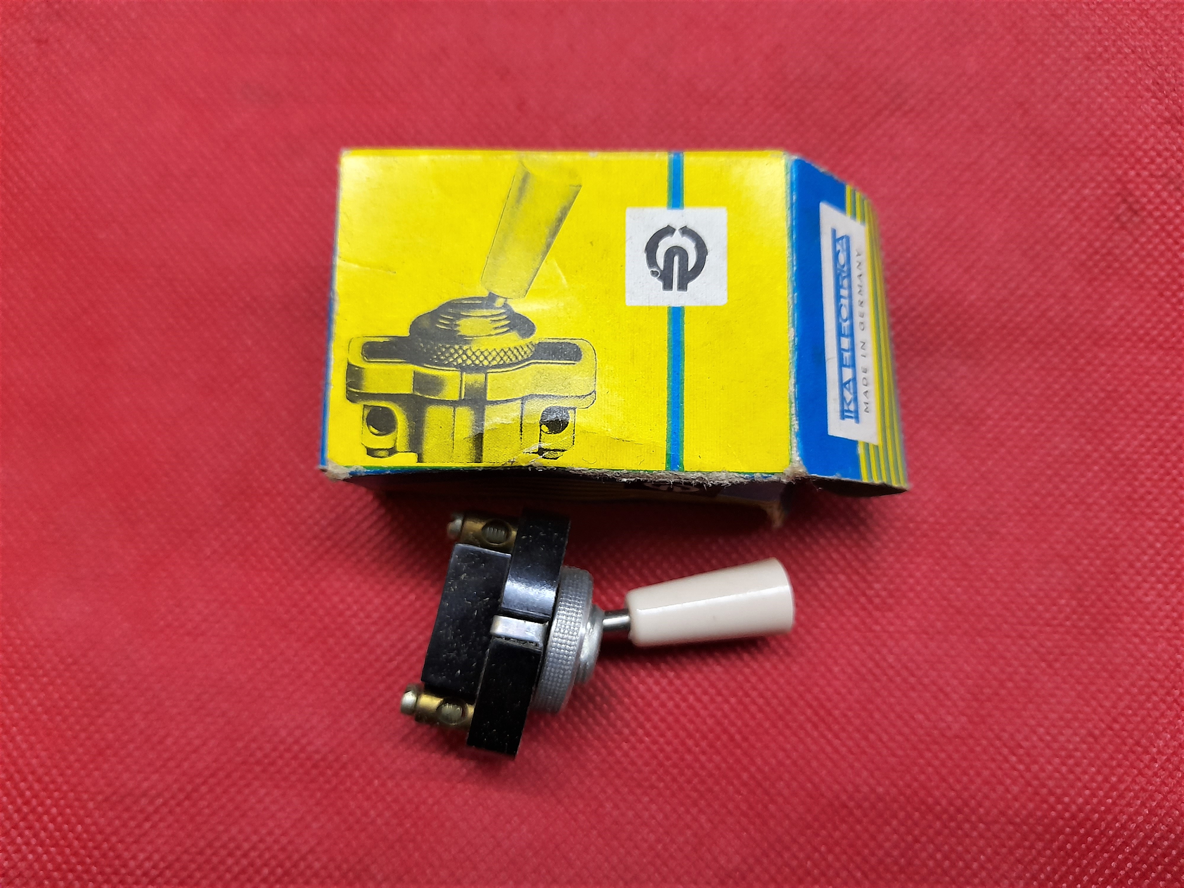 Schalter Kippschalter elfenbeinfarben Wartburg 311 , IFA F8 F9 , AWZ P70