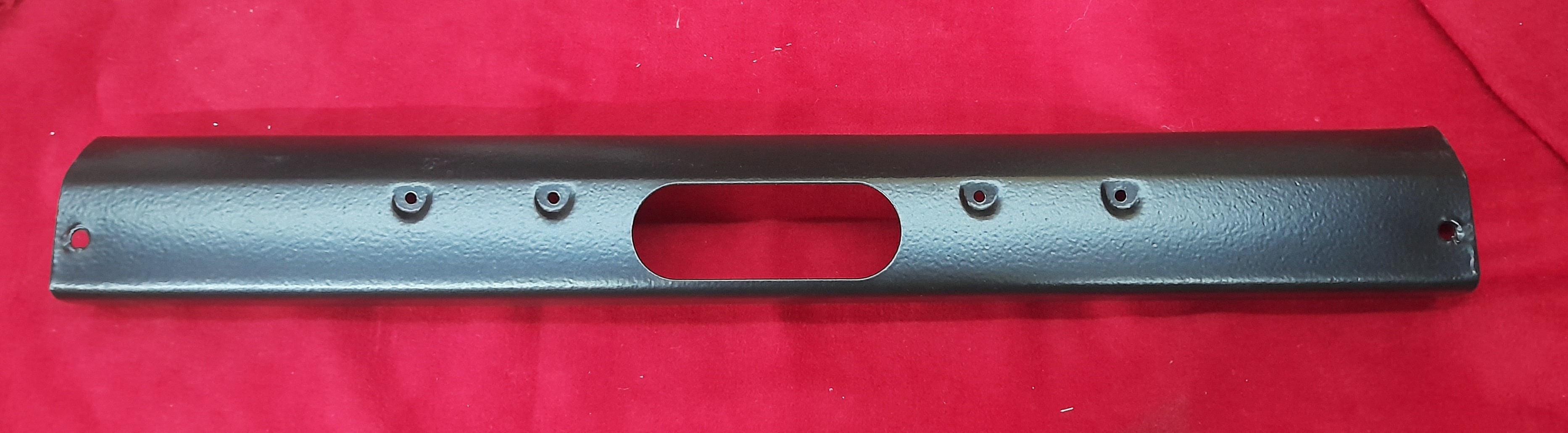 Stoßstange vorn mitte schwarz Wartburg 353