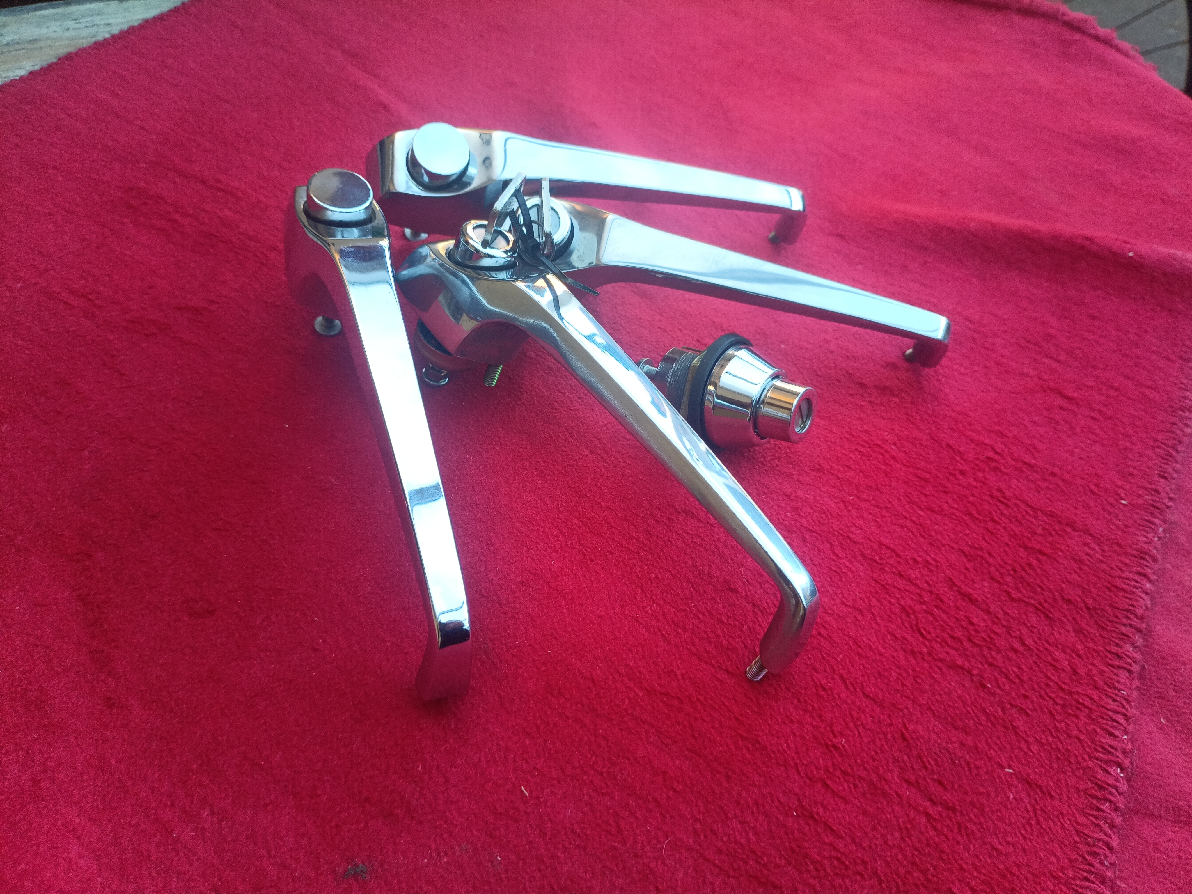 1 Satz Türgriffe Türgriff Türaußengriff gleichschließend Wartburg 353