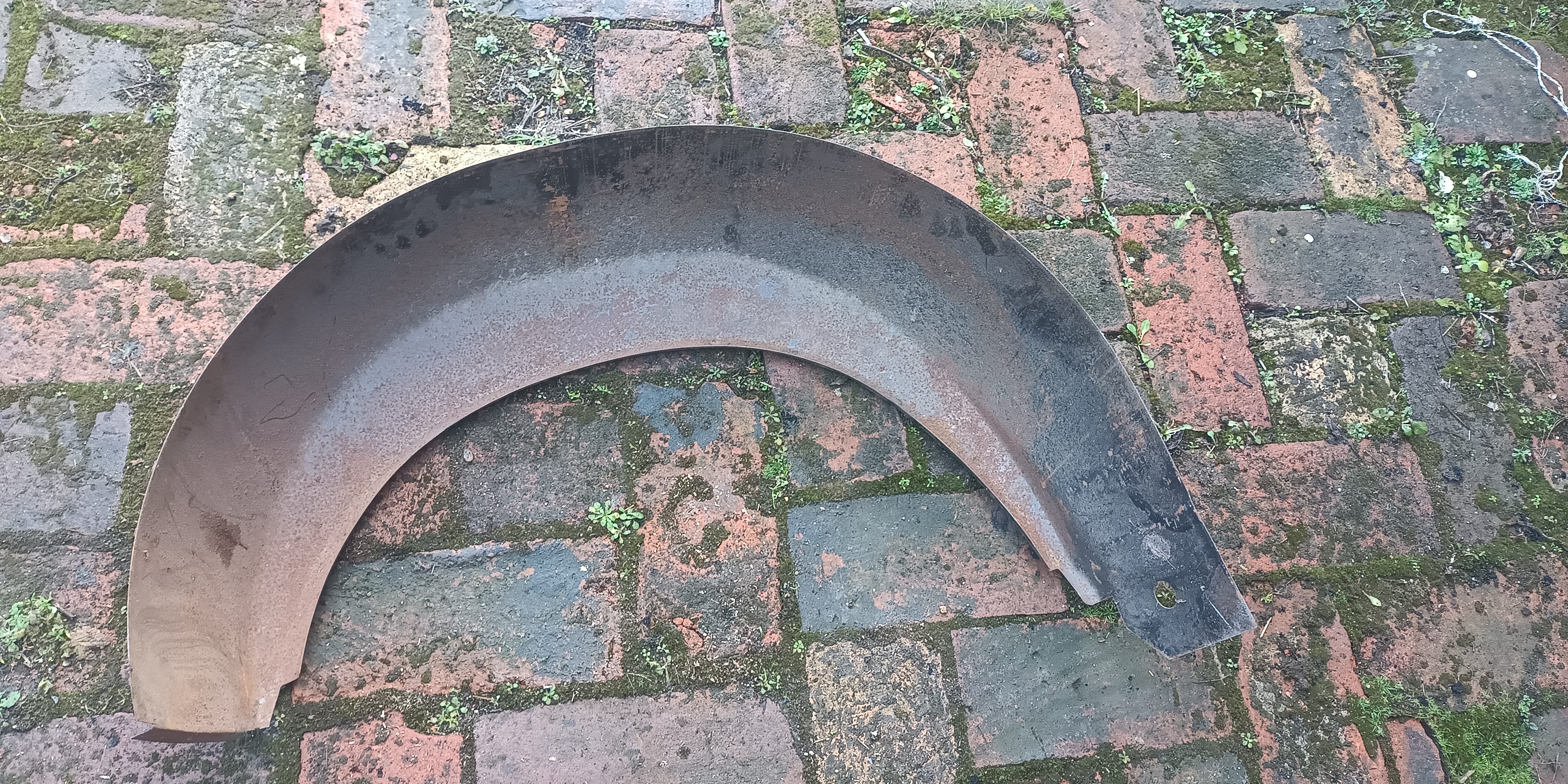 Halbschale Radlauf Blech Reparaturblech vorne rechts Trabant 601