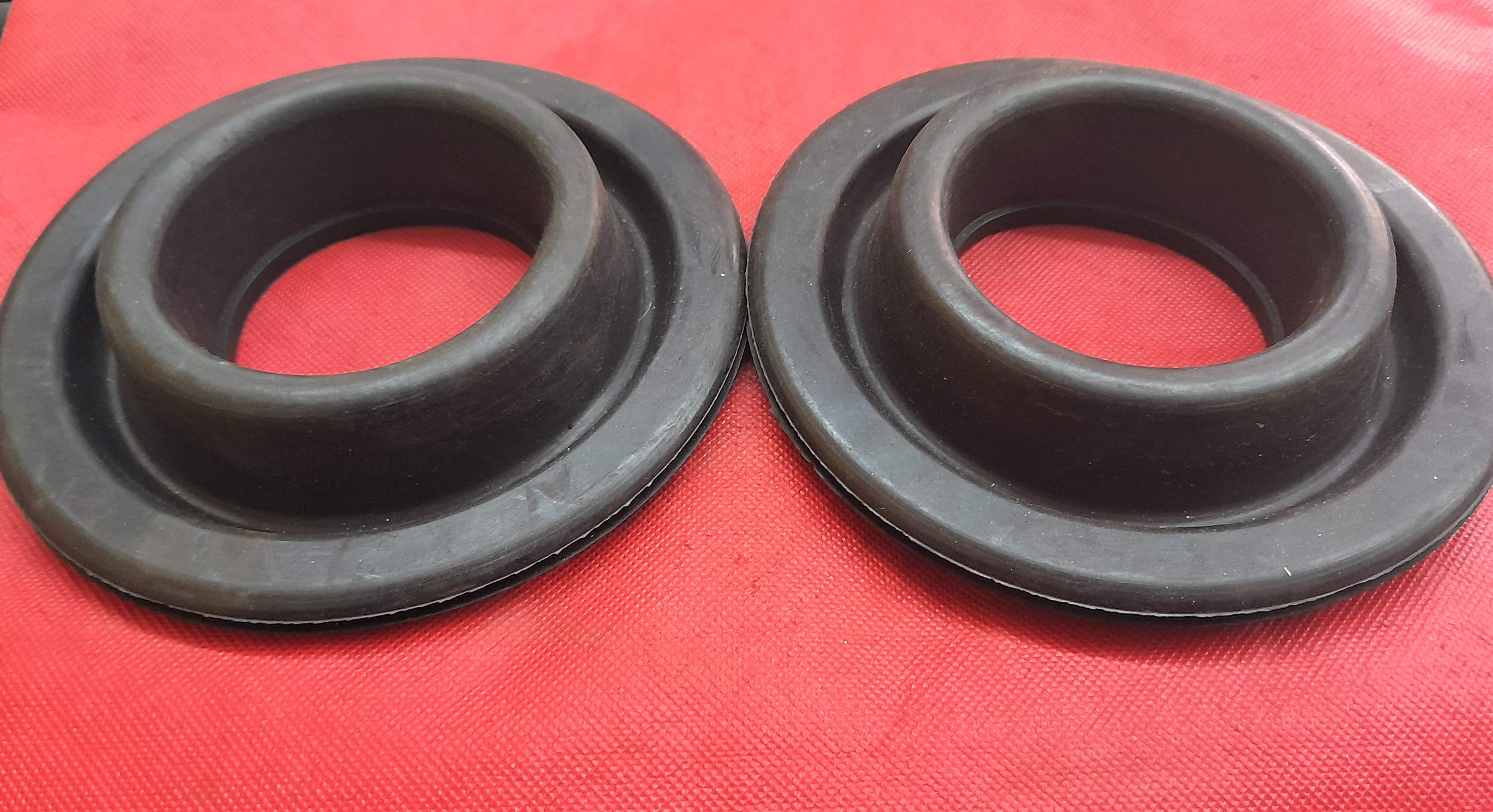 Gummi Stoßdämpfer Stoßdämpferdurchführung Wartburg 312 300HT