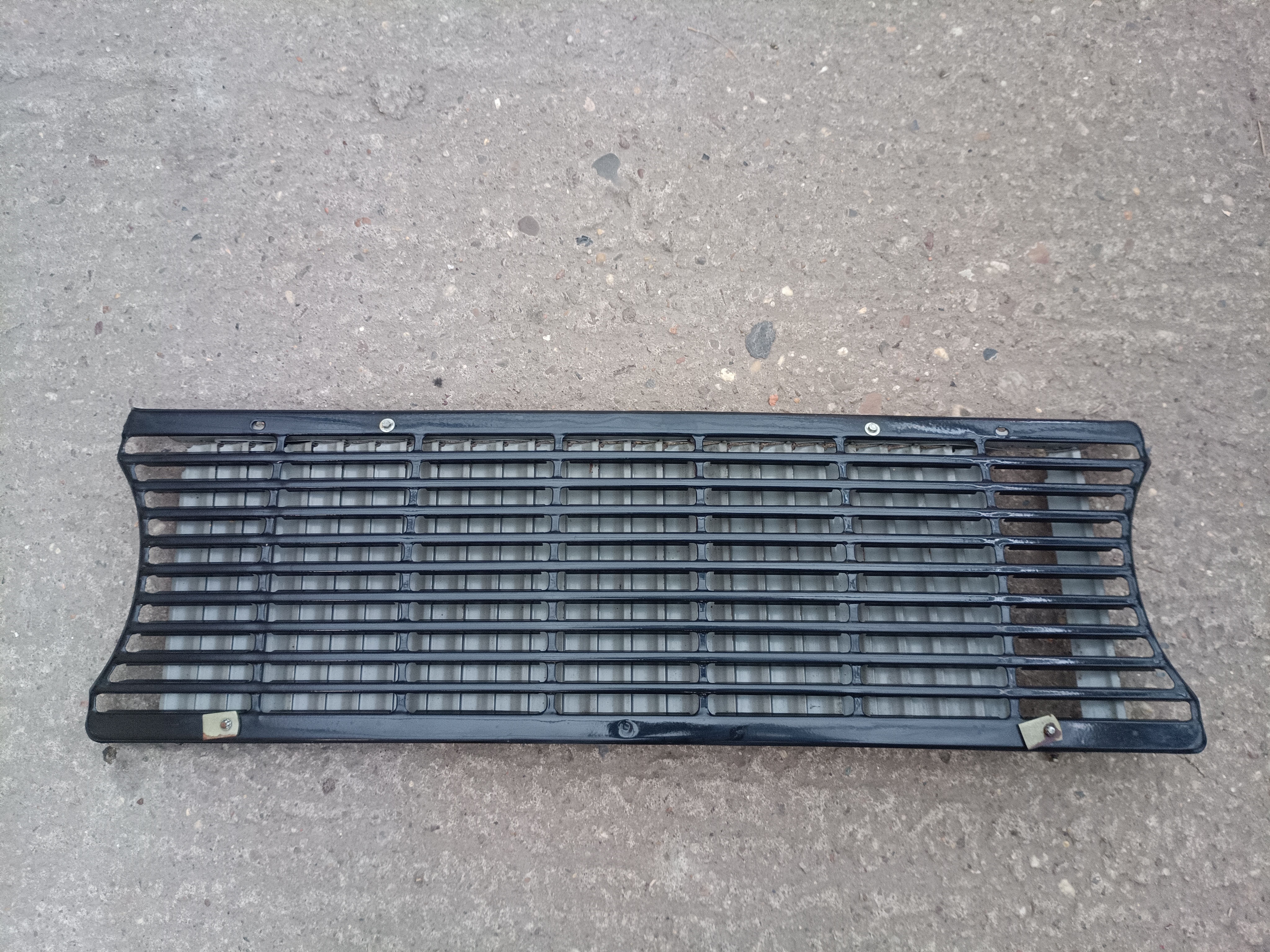 Grill Kühlergrill  schwarz Frontmittelteil mit Jalousie Wartburg 353