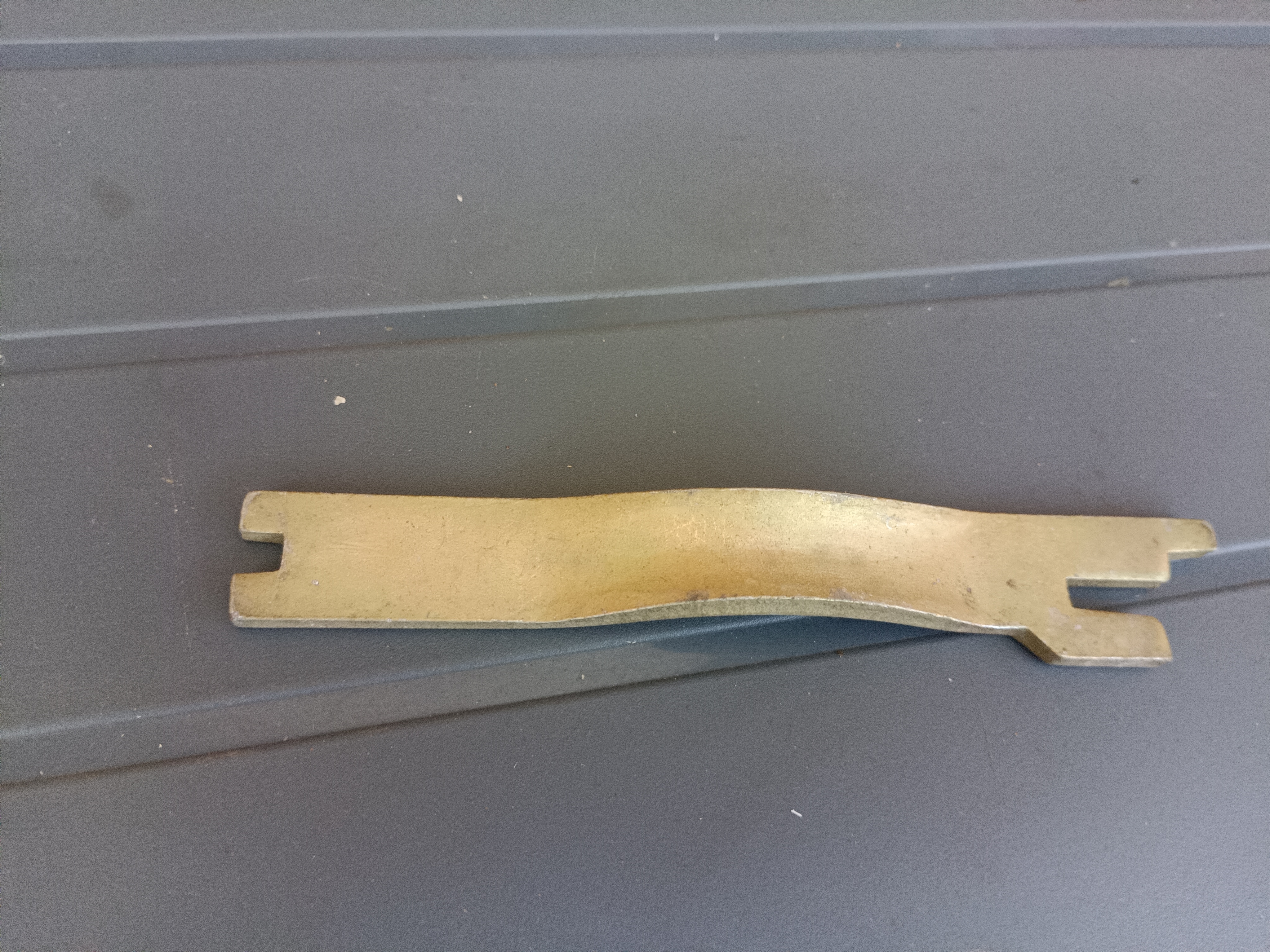 Drucksteg Bremsbacken rechts Barkas B1000