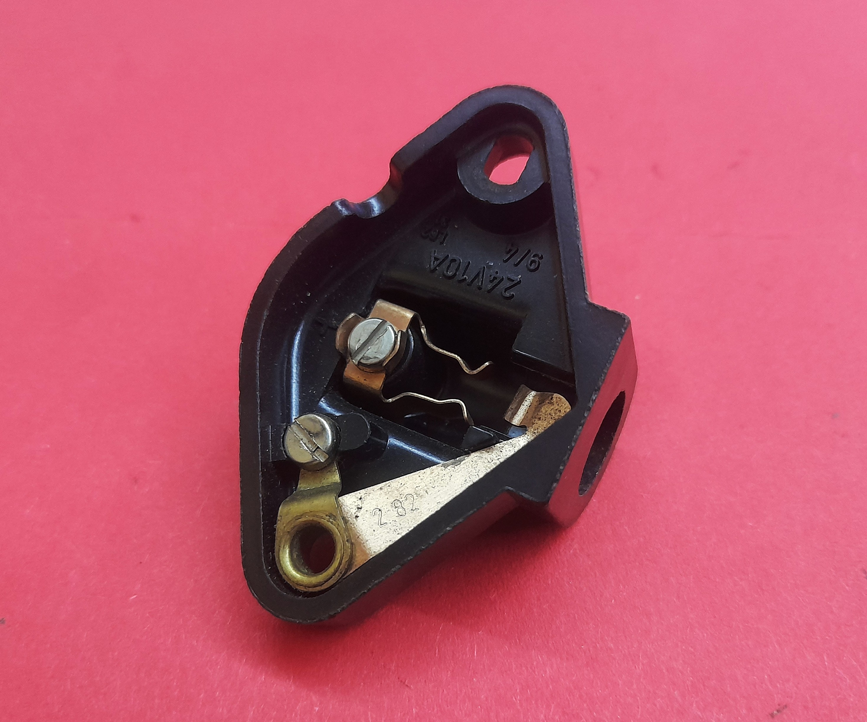 Steckdose  Aufschraubsteckdose 1-polig Trabant Wartburg Barkas IFA W50 Robur