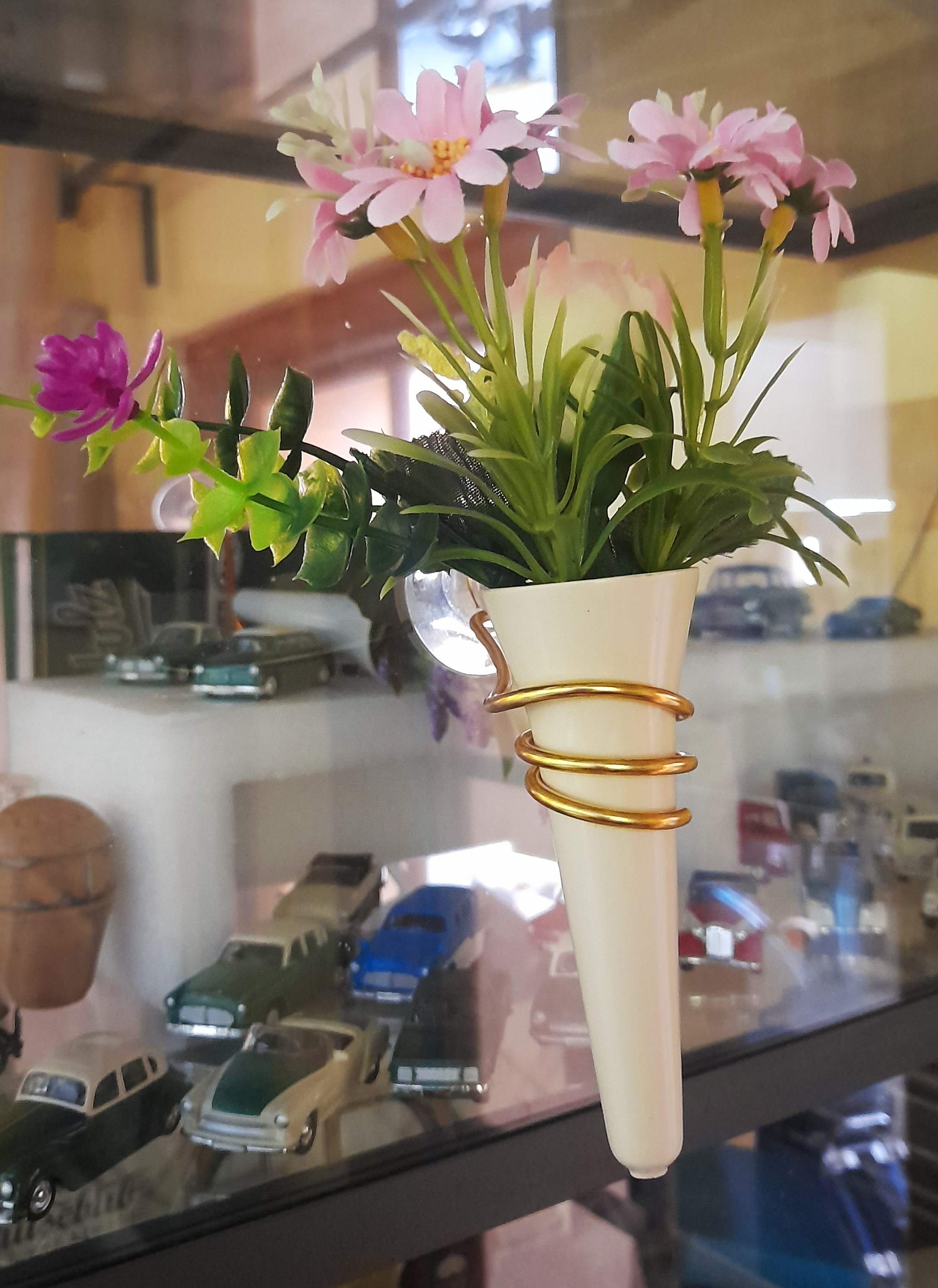 Autovase Vase Blumenvase elfenbein Wartburg Oldtimer Trabant Barkas IFA MB Opel BMW EMW