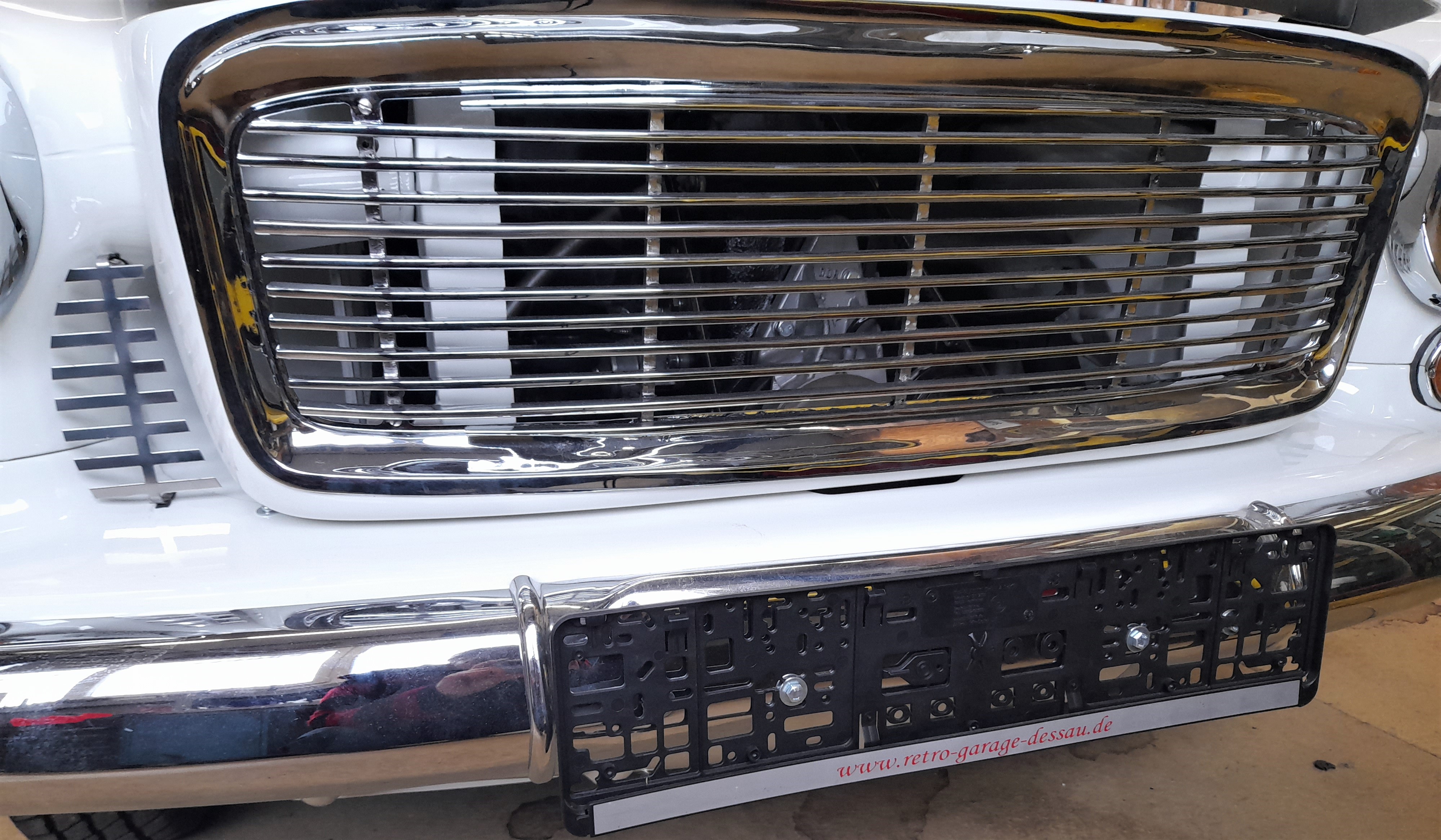 Chrom Rahmen mit Ziergitter Kühlergrill Grill Wartburg 311 312 HT 300HT