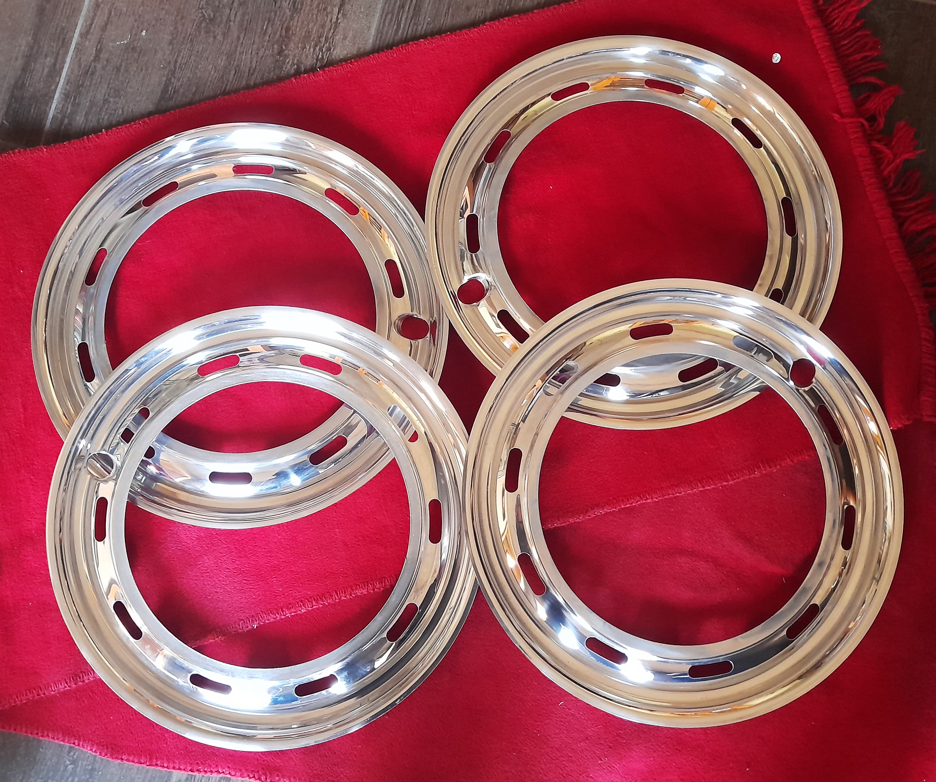 Radzierringe Felgenzierringe 15`` Wartburg 313 Sport 311 erste Serie 900er 10 Loch