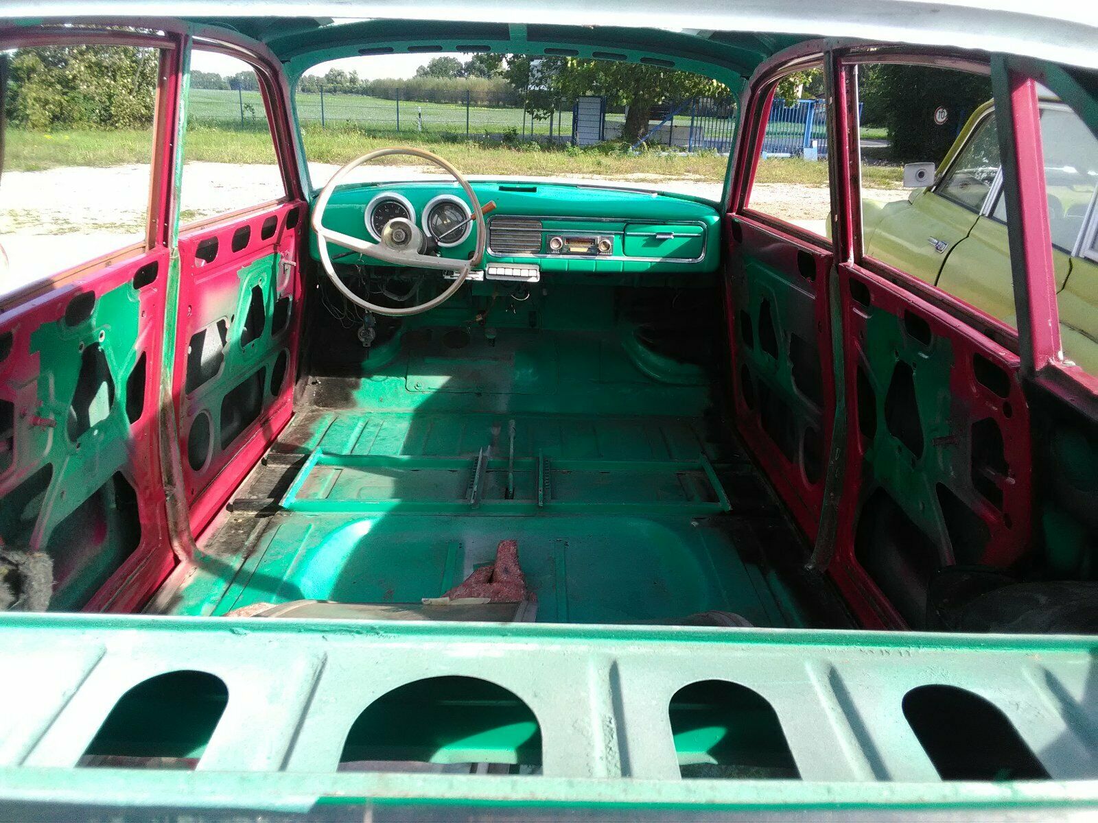 Wartburg 311 deluxe mit Faltdach Restaurationsobjekt