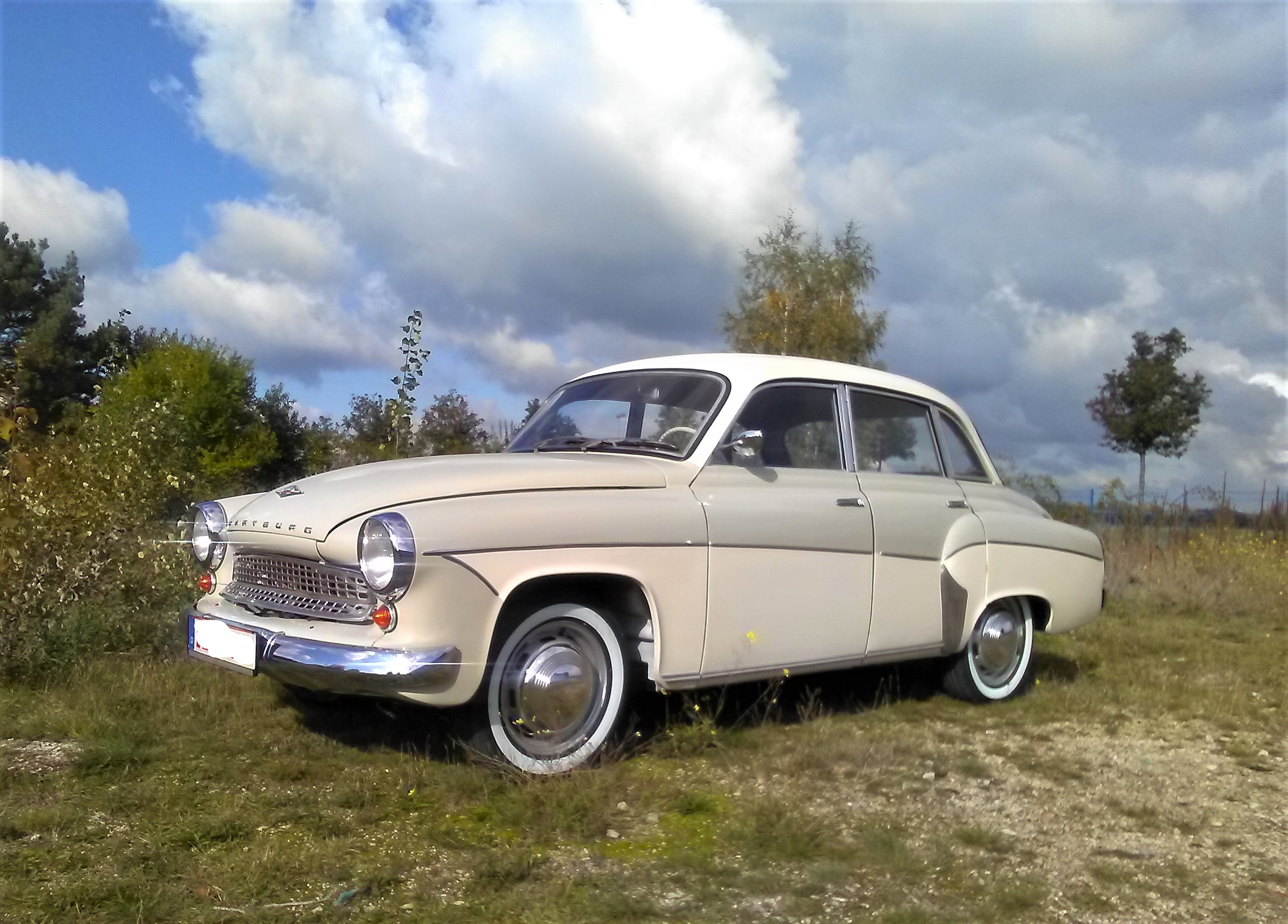 Wartburg 311 deluxe restauriert Oldtimer HU 11/2022  verkauft