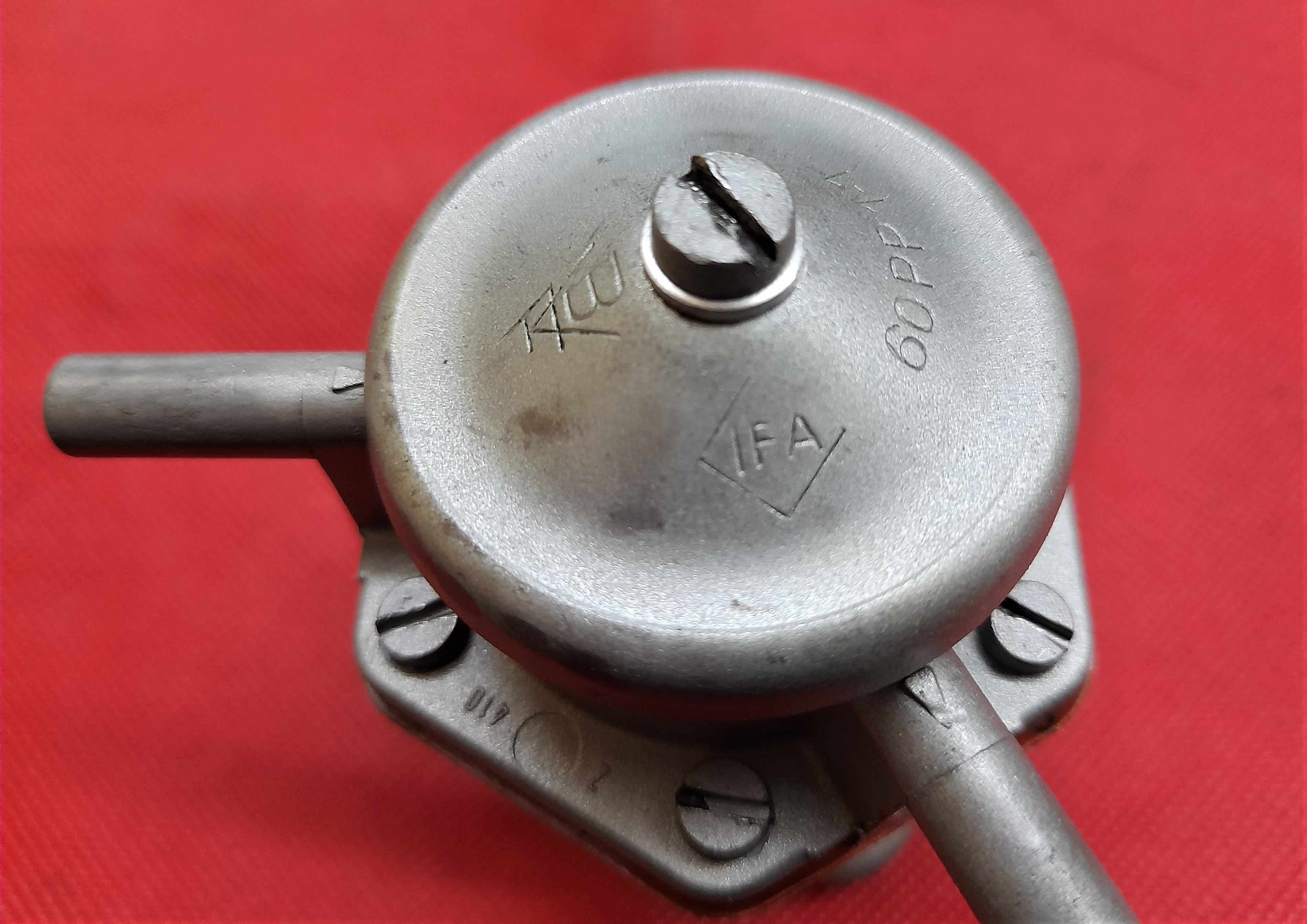 Benzinpumpe , Kraftstoffpumpe Wartburg 311 312 313 353 , IFA F9 , Barkas