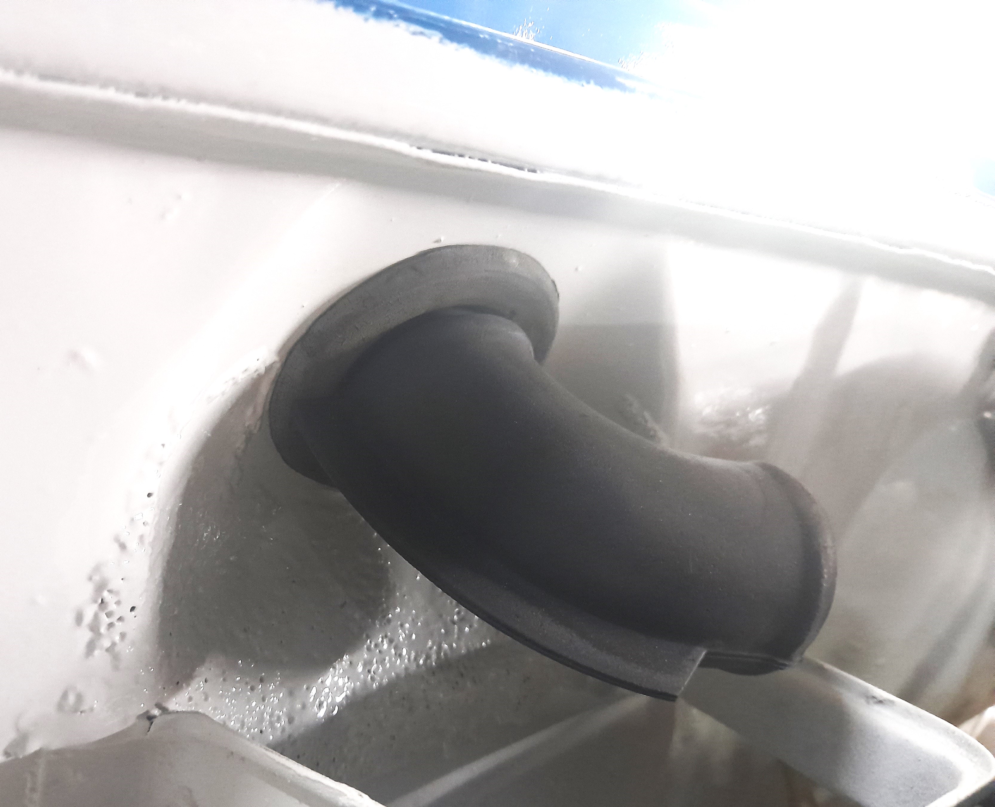 Gummidurchführung in der Karosserie für Entfrosterdüse Wartburg 311 312