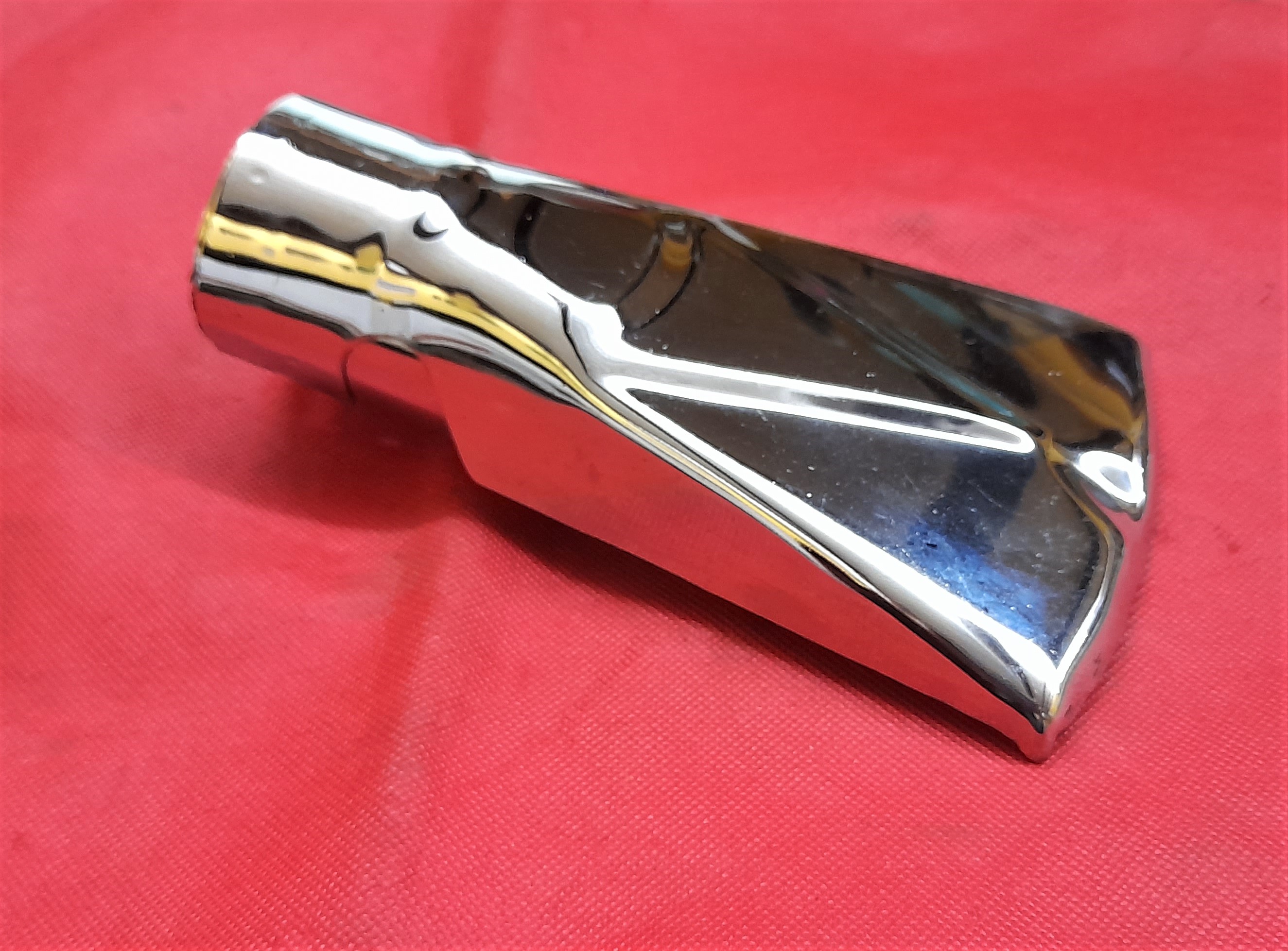 Auspuffkralle, Auspufftatze