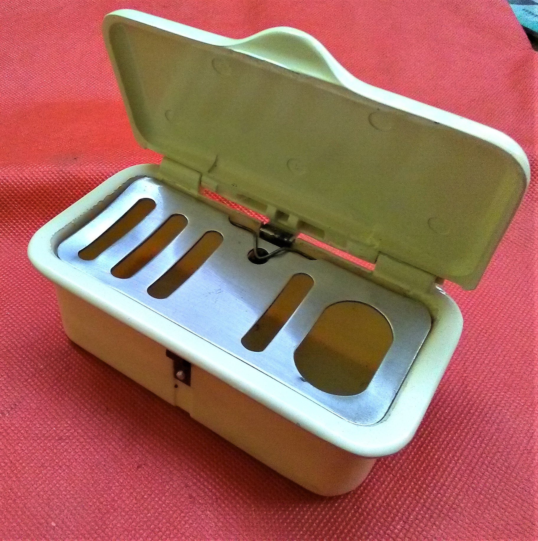 Aschenbecher Elfenbein Wartburg 311 312 Trabant 500 600 Barkas B1000