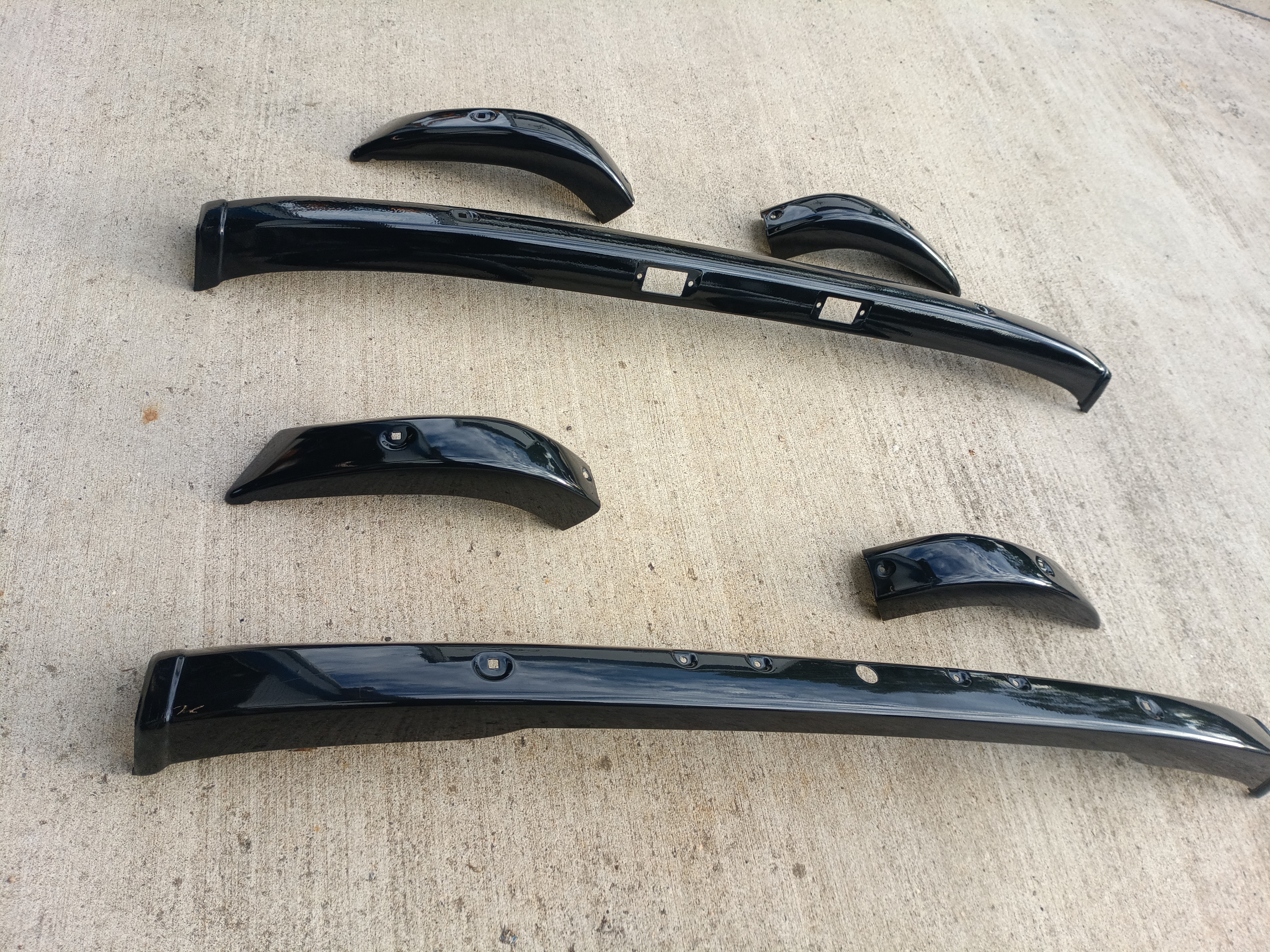 Stoßstange Set vorne und hinten schwarz Wartburg 353W Frontkühler