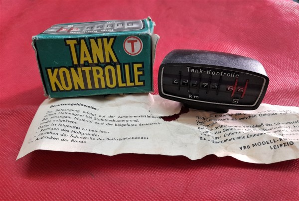 Kilometerzähler , km-Zähler , Tankkontrolle Oldtimer
