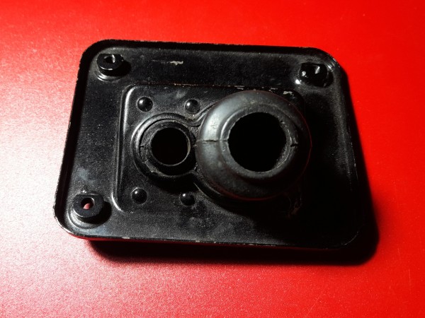 Lagerdeckel Durchführung Lenksäule Wartburg 311 312