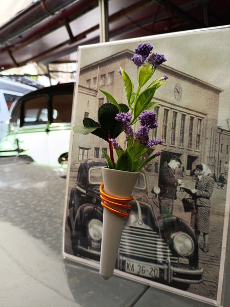 Autovase Vase Blumenvase grau Wartburg Oldtimer Trabant Barkas IFA MB Skoda BMW EMW-