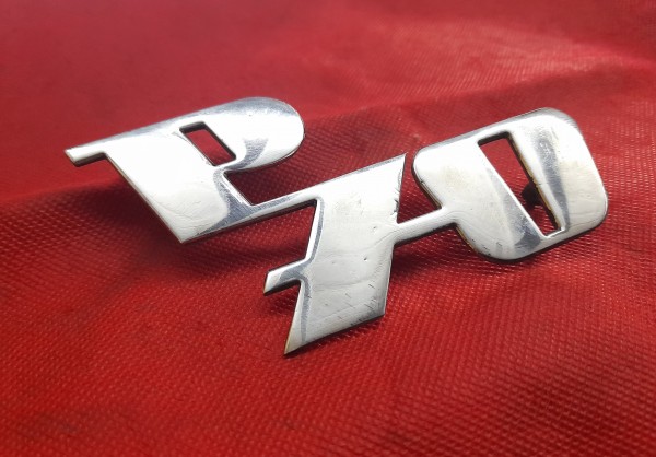 Emblem Typenschild Schriftzug P70