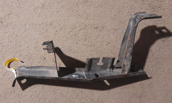 Stoßstangenhalter Halter Stoßstange vorn rechts Wartburg 353