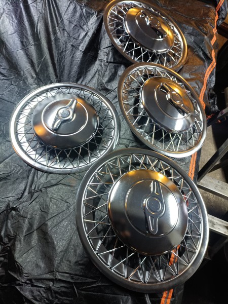 Radkappensatz Speichen Radkappen 15`` Wartburg 311 313 Sport