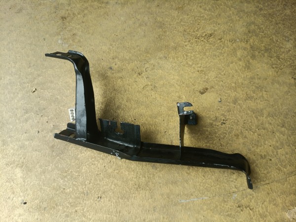 Stoßstangenhalter Halter Stoßstange vorn links Wartburg 353